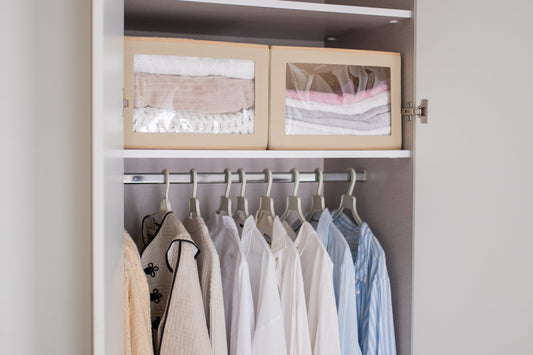 Simple Tips to Organize Your Closet: How to Save Space and Protect Your Clothes